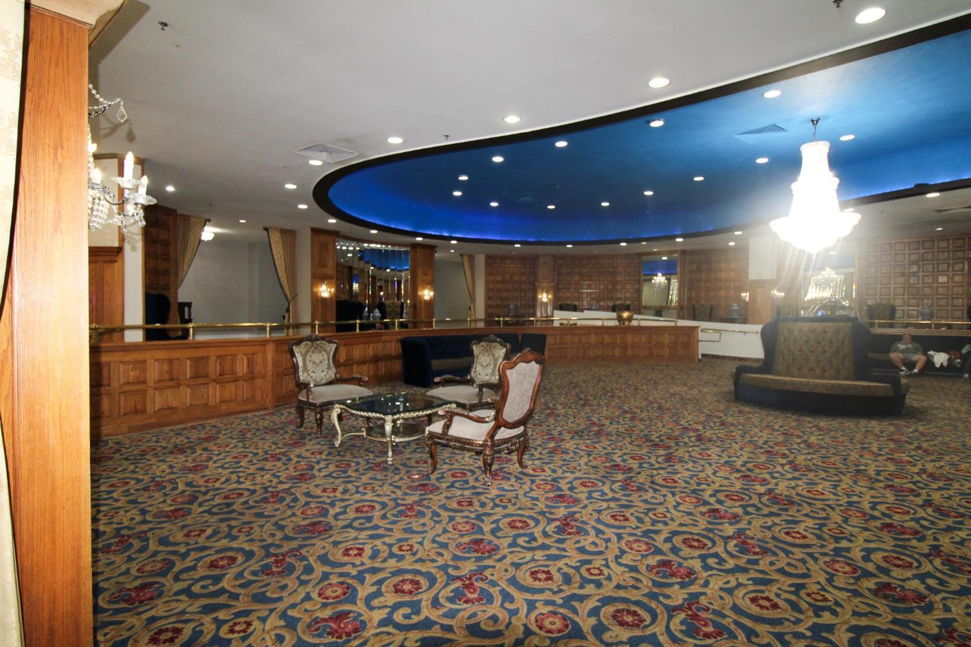 מיאמי ביץ' Castle Pavillon 8 Beachfront - Private Beach Access Loft With 2-Story, Pool, Tennis, Free Parking Access מראה חיצוני תמונה