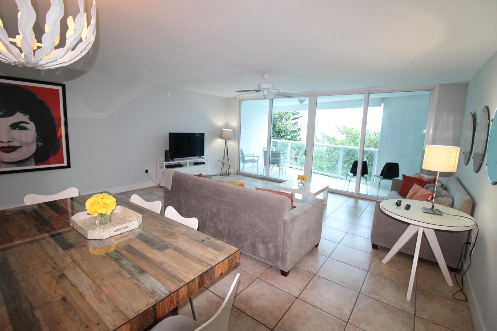 מיאמי ביץ' Castle Pavillon 8 Beachfront - Private Beach Access Loft With 2-Story, Pool, Tennis, Free Parking Access מראה חיצוני תמונה