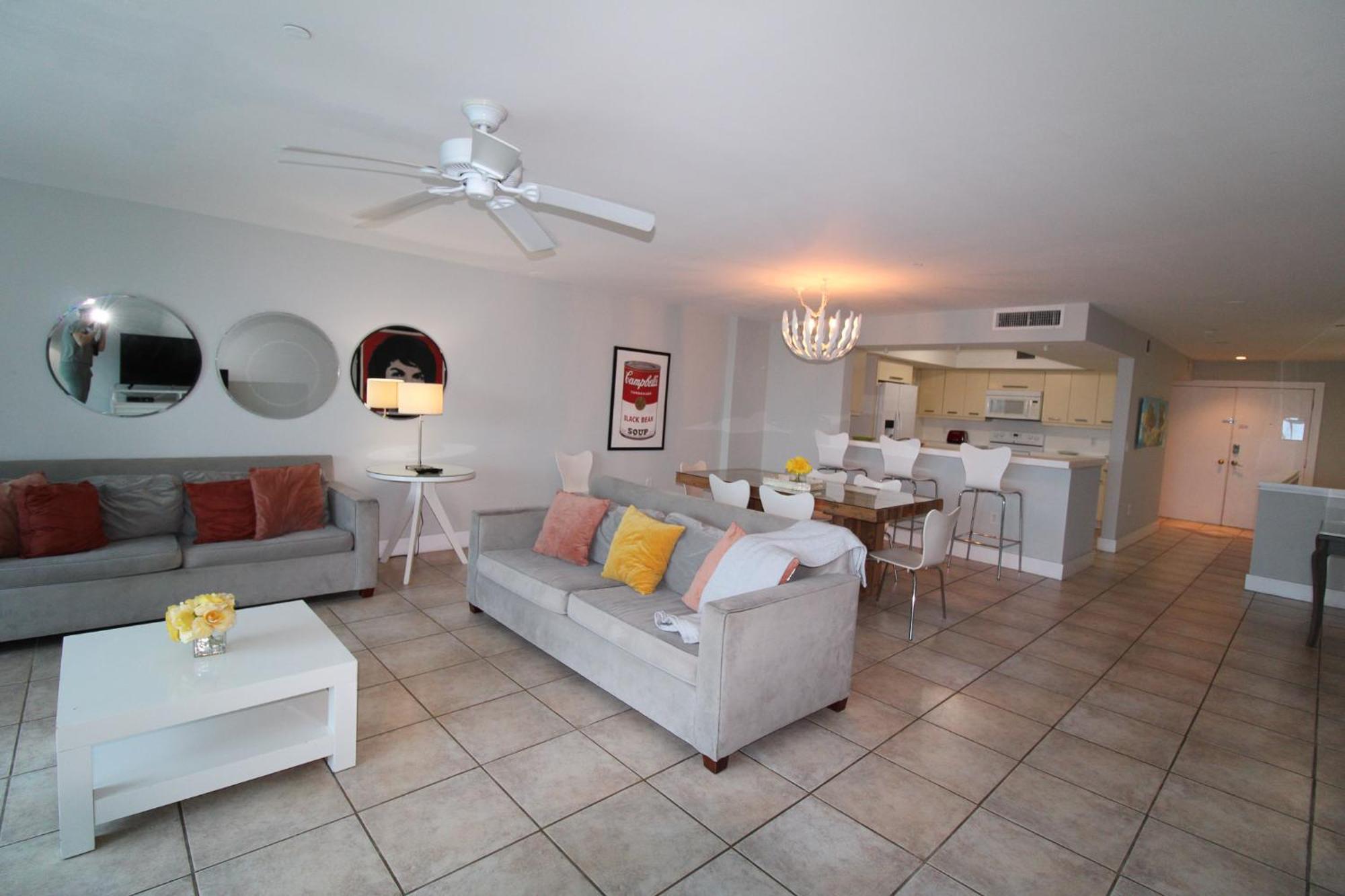 מיאמי ביץ' Castle Pavillon 8 Beachfront - Private Beach Access Loft With 2-Story, Pool, Tennis, Free Parking Access מראה חיצוני תמונה
