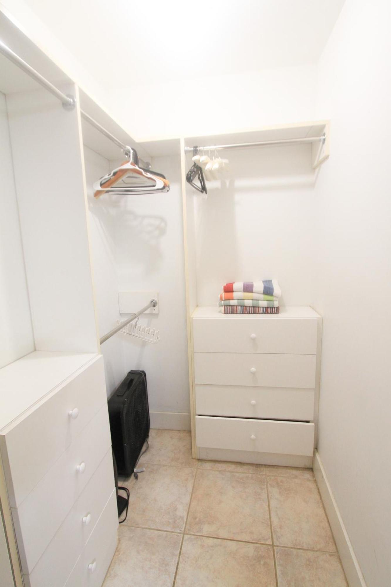 מיאמי ביץ' Castle Pavillon 8 Beachfront - Private Beach Access Loft With 2-Story, Pool, Tennis, Free Parking Access מראה חיצוני תמונה