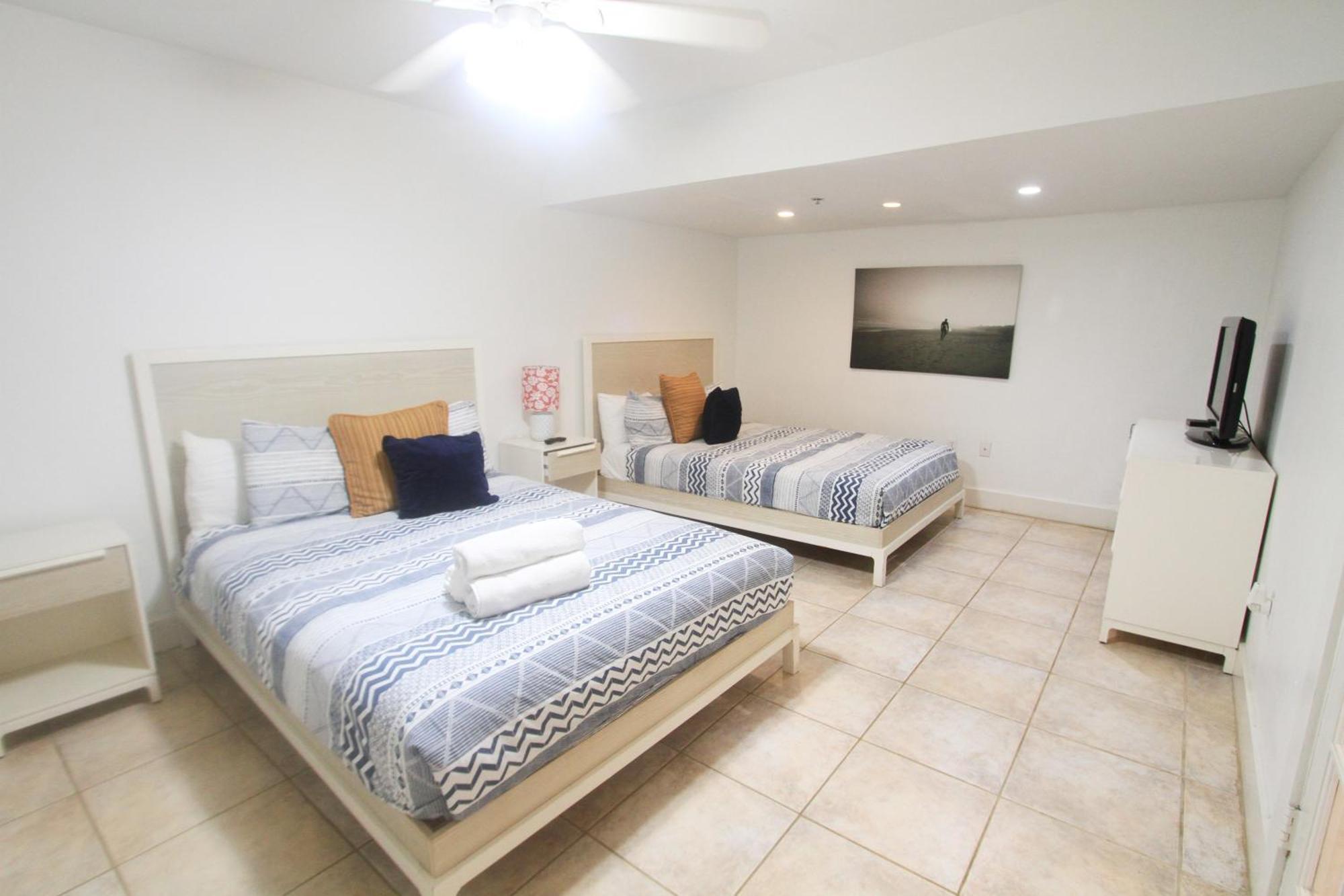 מיאמי ביץ' Castle Pavillon 8 Beachfront - Private Beach Access Loft With 2-Story, Pool, Tennis, Free Parking Access מראה חיצוני תמונה