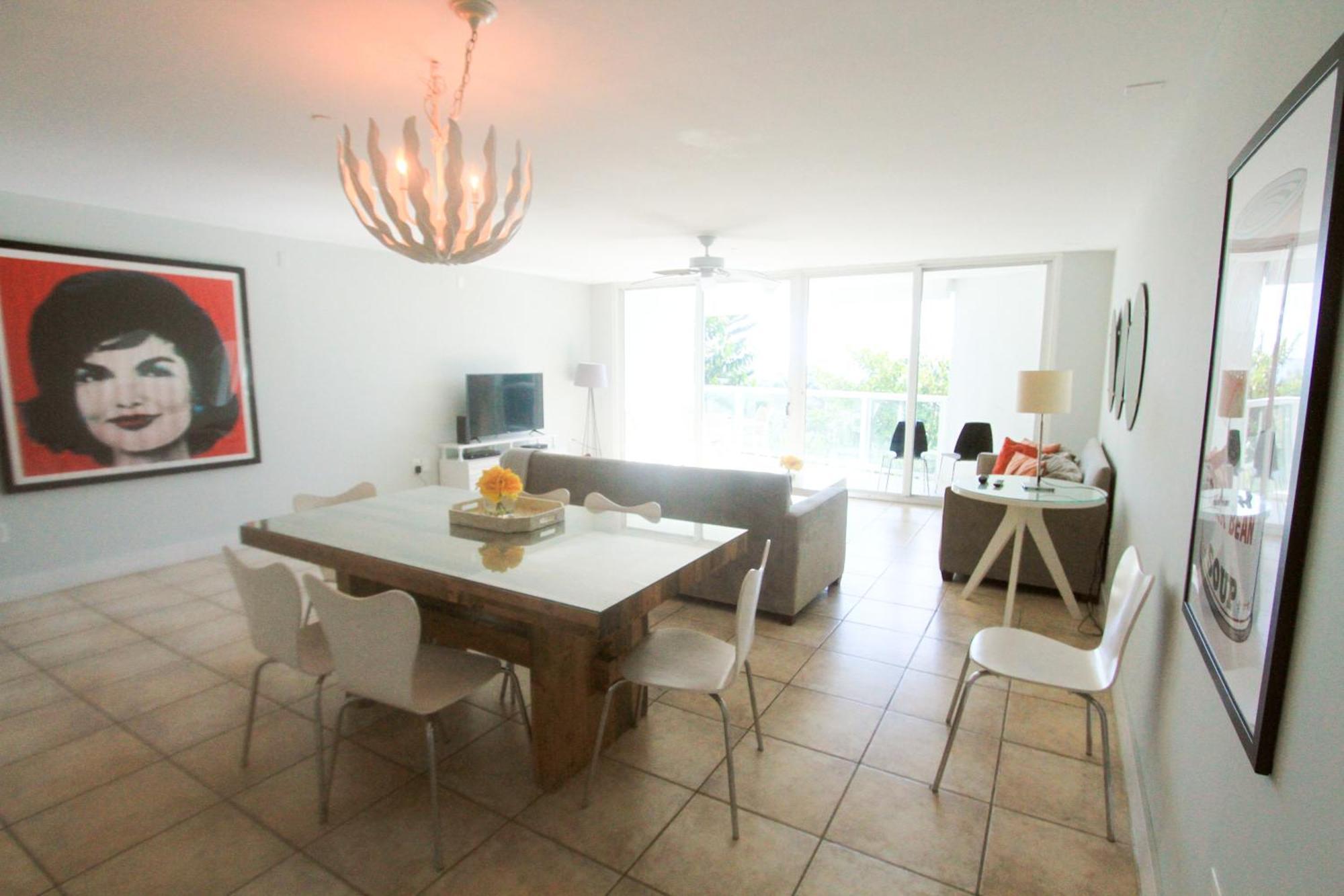 מיאמי ביץ' Castle Pavillon 8 Beachfront - Private Beach Access Loft With 2-Story, Pool, Tennis, Free Parking Access מראה חיצוני תמונה
